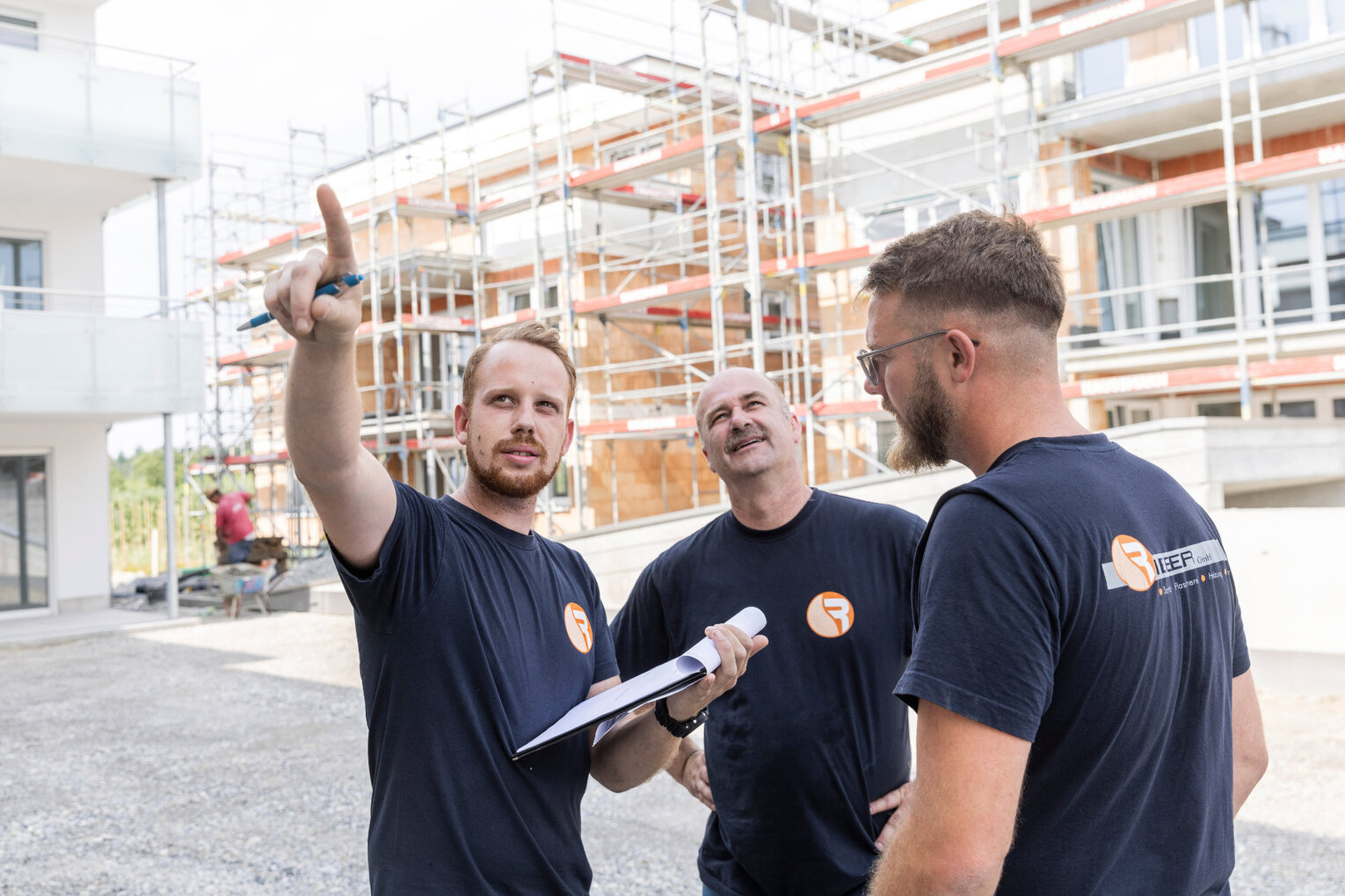 Mitarbeiter von Rieber Haustechnik auf einer Baustelle